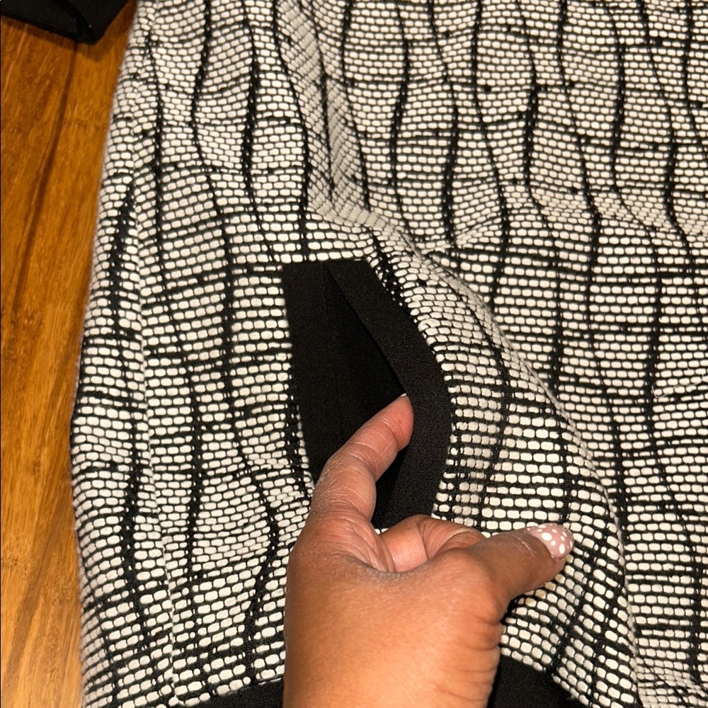 Banana Republic Black/White  Dress –Work Office Chic, Graduation Dress Size4 - Picture 4 of 9